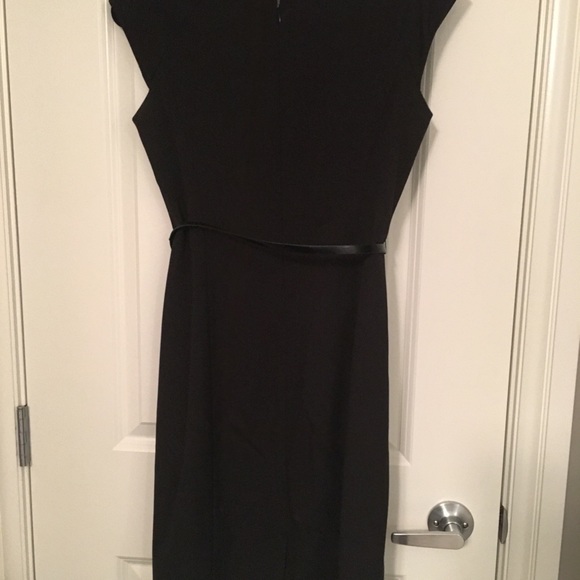 Jones New York women’s dress with cap sleeves. - Picture 2 of 2